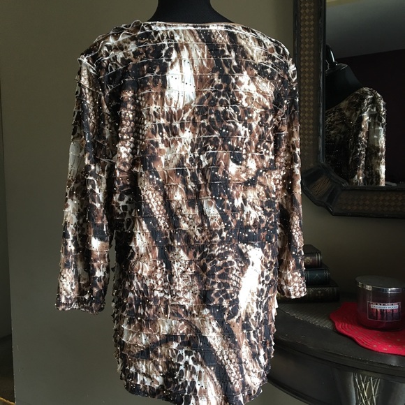 JM COLLECTION ANIMAL PRINT RUFFLE GOLD SHIMMER TOP - Picture 3 of 8